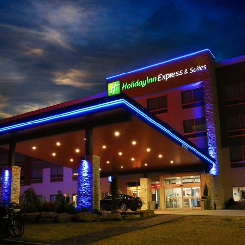 Holiday Inn Express Porte Cochere